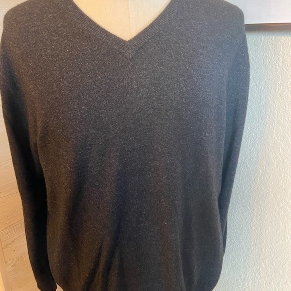 Jos.A Banks charcoal grey vneck cashmere seater - Picture 3 of 9